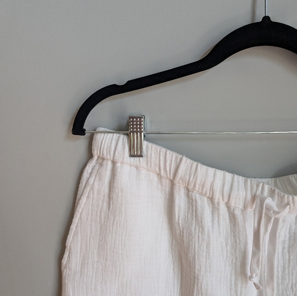 Wilfred (Aritiza) large white shorts - Picture 4 of 4